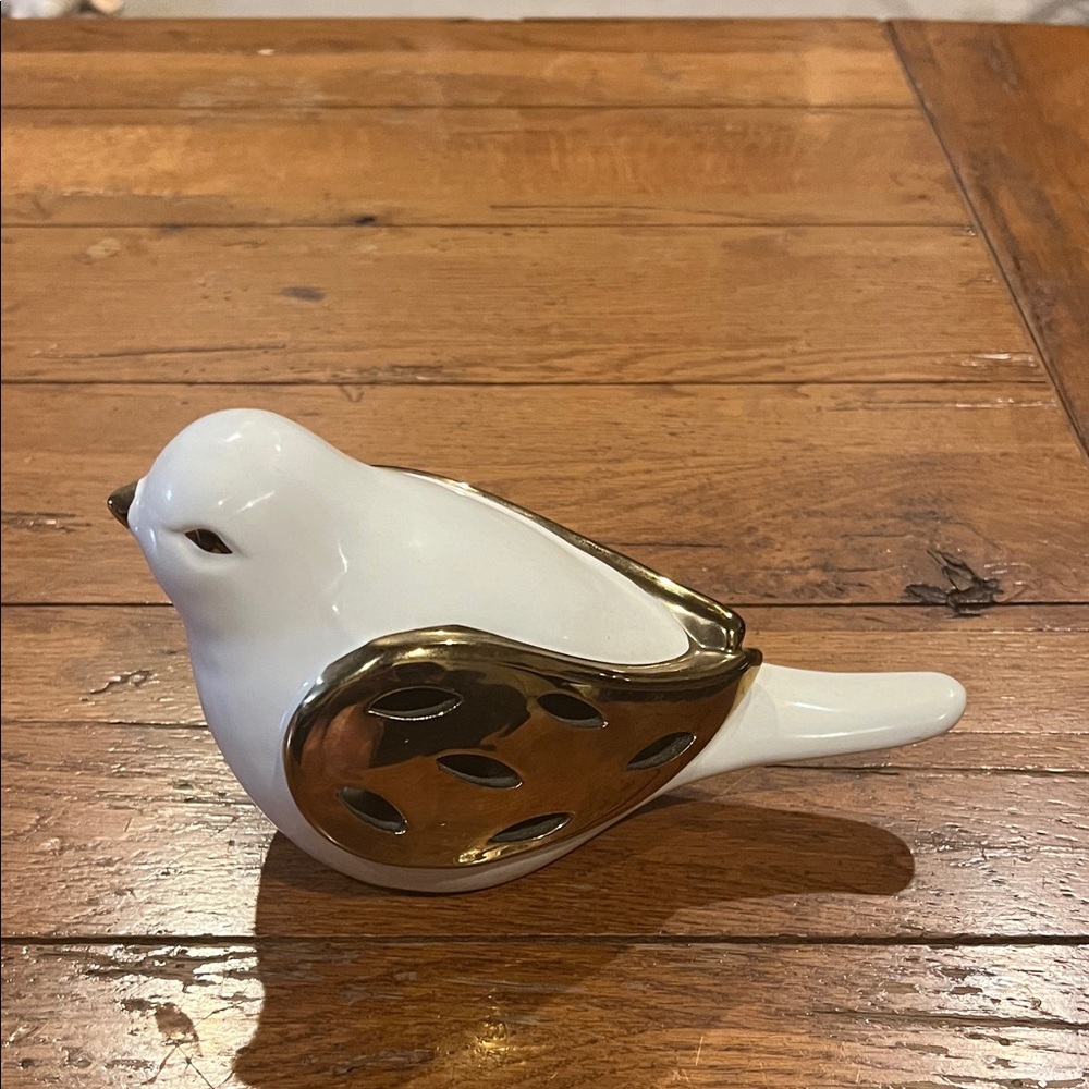 White & Gold Dove Ceramic Figurine. Sachet is optional.
